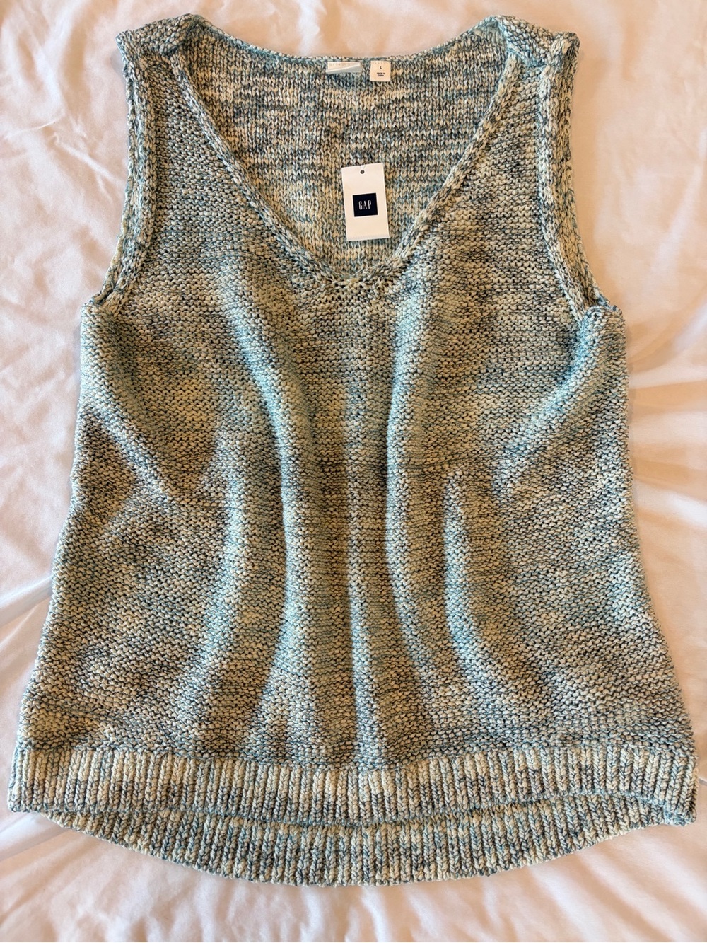 GAP Knit V-Neck Sleeveless Sweater Tank‎ in aqua